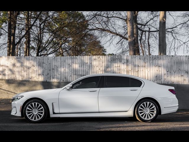 2022 BMW 7 Series 740i