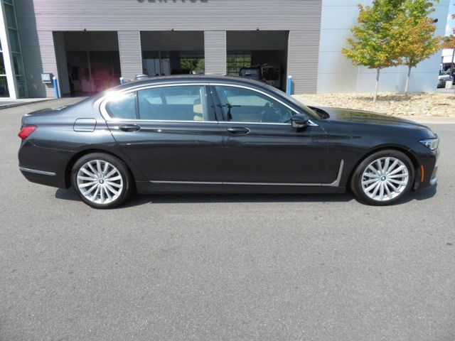 2022 BMW 7 Series 740i