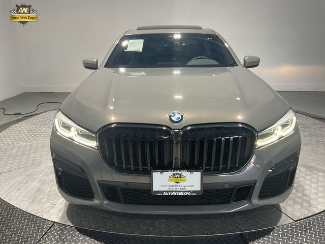 2022 BMW 7 Series 740i