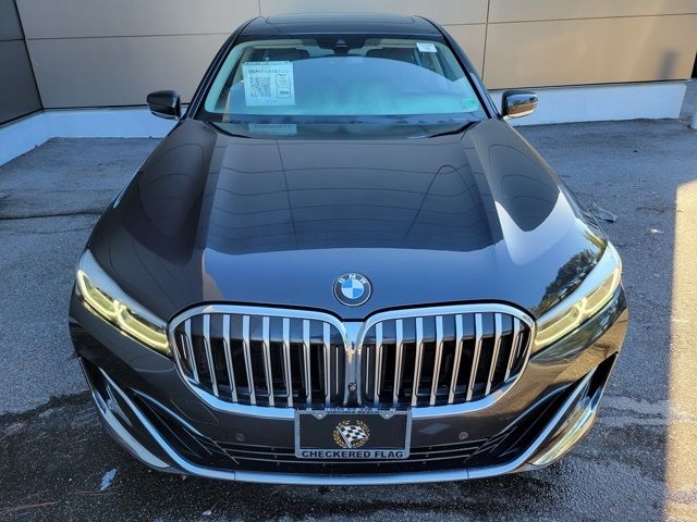 2022 BMW 7 Series 740i