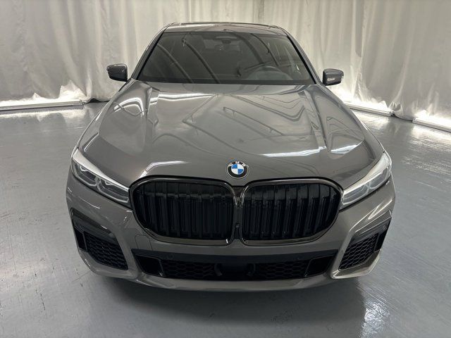 2022 BMW 7 Series 740i