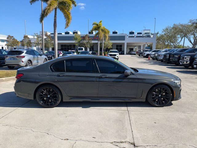 2022 BMW 7 Series 740i