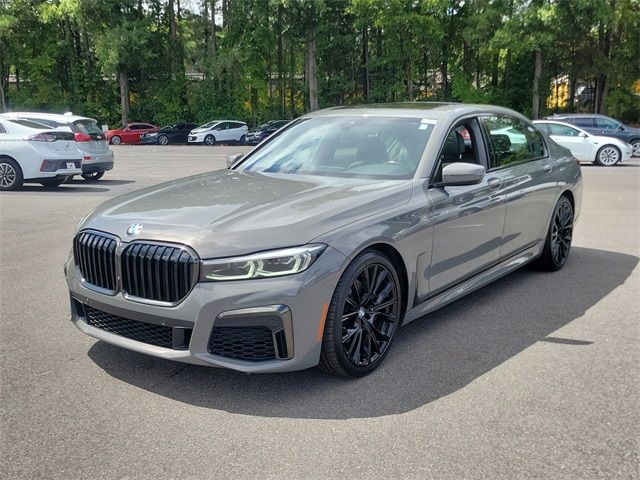 2022 BMW 7 Series 740i