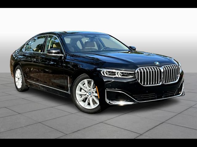 2022 BMW 7 Series 740i