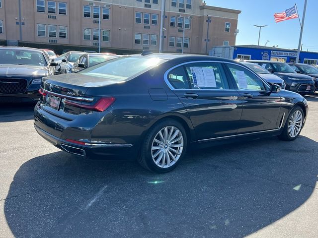 2022 BMW 7 Series 740i