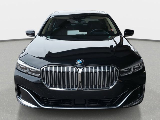 2022 BMW 7 Series 740i