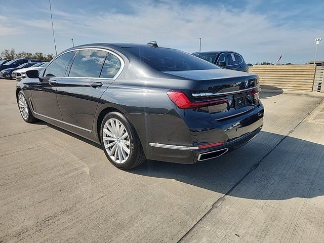 2022 BMW 7 Series 740i