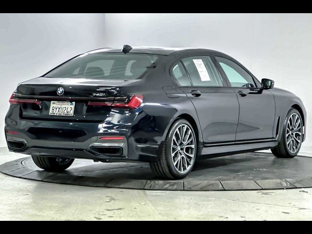 2022 BMW 7 Series 740i