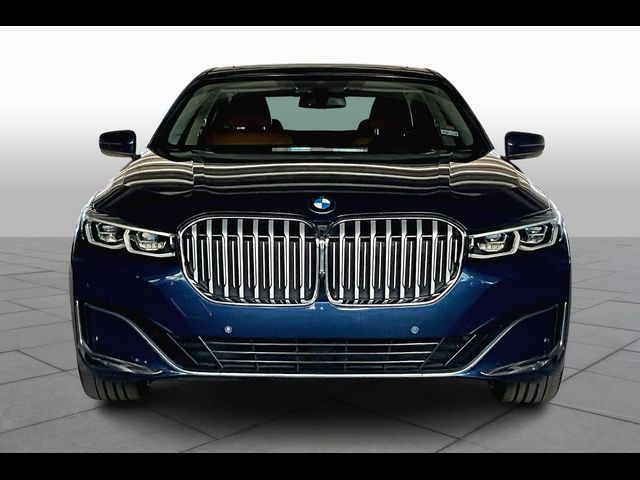 2022 BMW 7 Series 740i