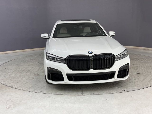 2022 BMW 7 Series 740i