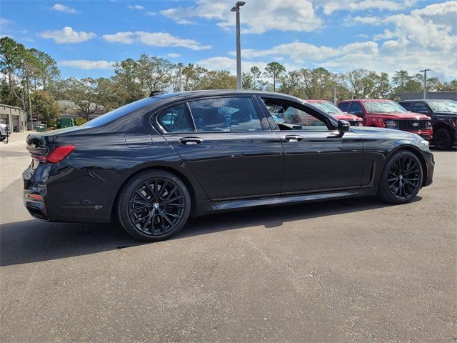 2022 BMW 7 Series 740i