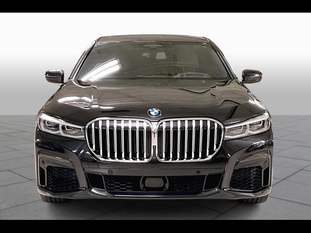 2022 BMW 7 Series 740i