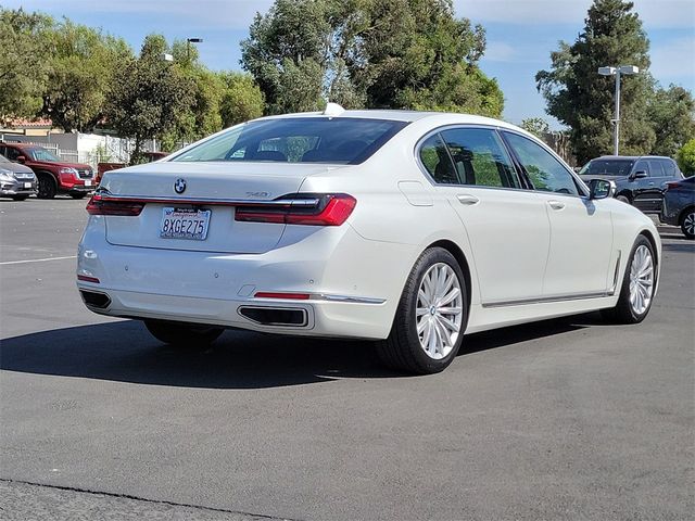 2022 BMW 7 Series 740i