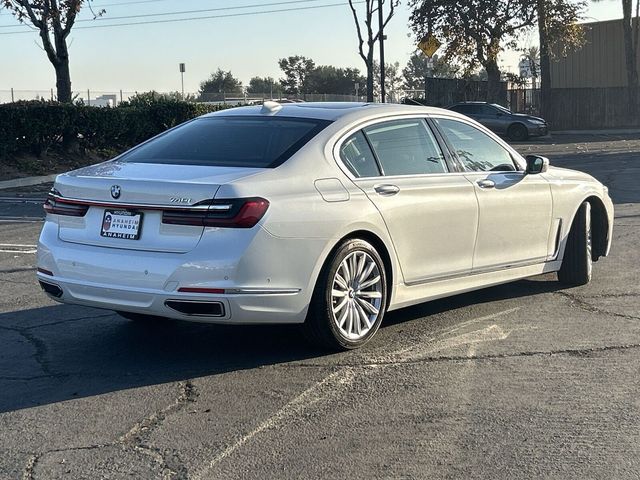 2022 BMW 7 Series 740i