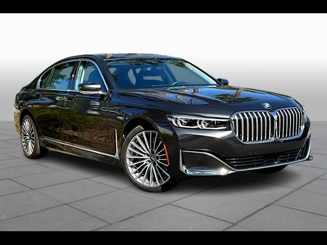 2022 BMW 7 Series 740i