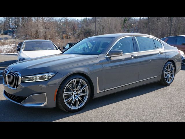 2022 BMW 7 Series 740i