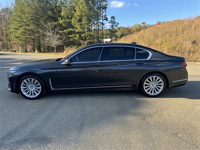 2022 BMW 7 Series 740i