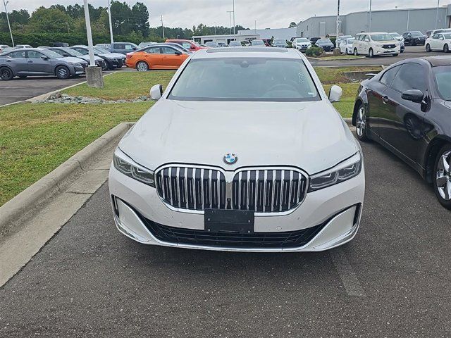 2022 BMW 7 Series 740i