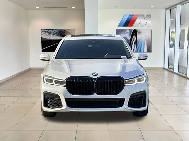 2022 BMW 7 Series 740i