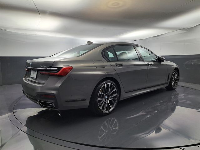 2022 BMW 7 Series 740i