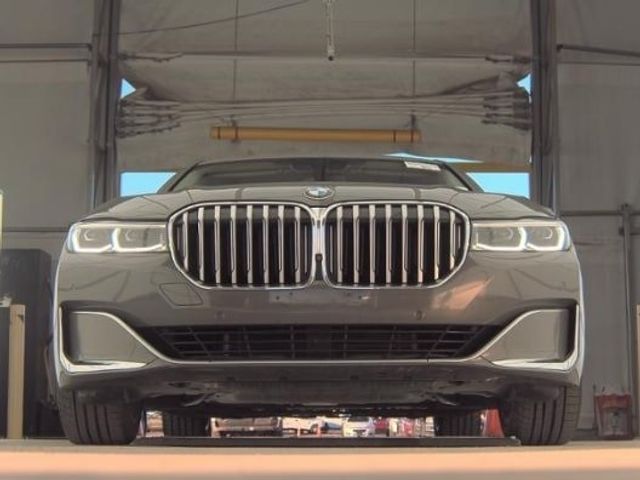 2022 BMW 7 Series 740i