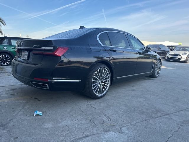 2022 BMW 7 Series 740i