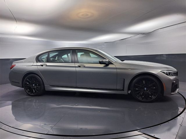 2022 BMW 7 Series 740i