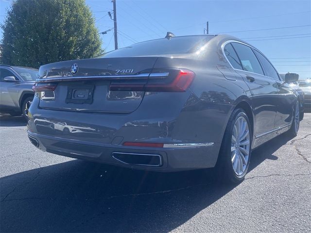 2022 BMW 7 Series 740i