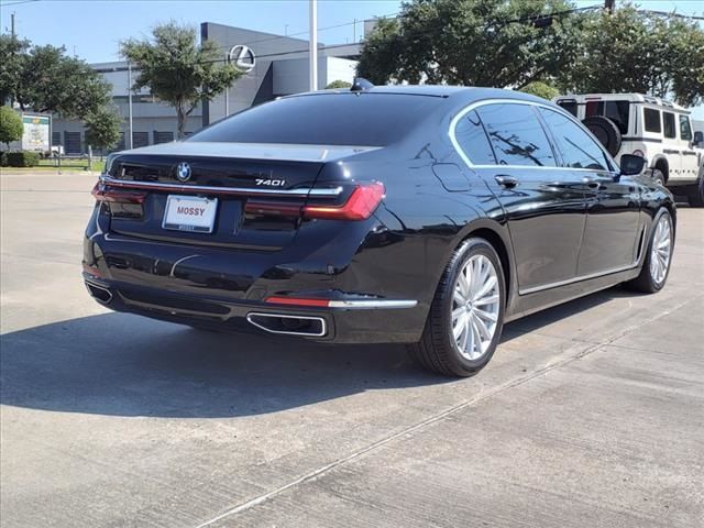 2022 BMW 7 Series 740i