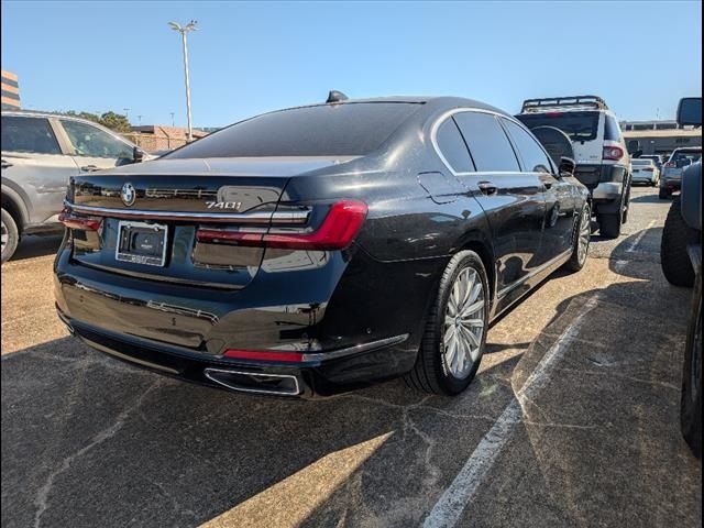 2022 BMW 7 Series 740i