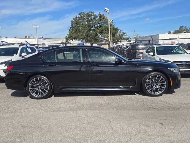 2022 BMW 7 Series 740i