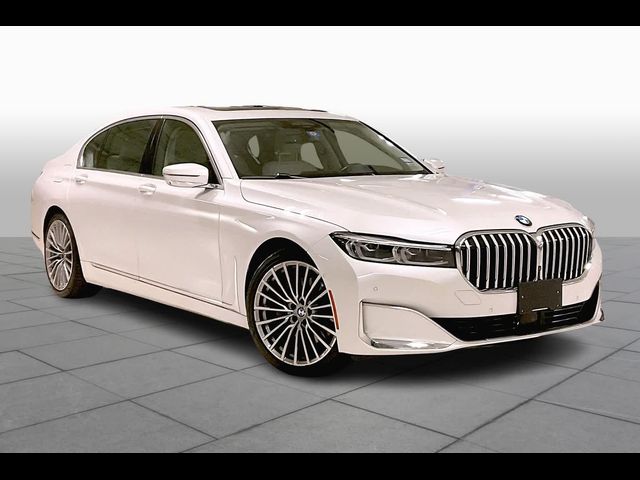 2022 BMW 7 Series 740i