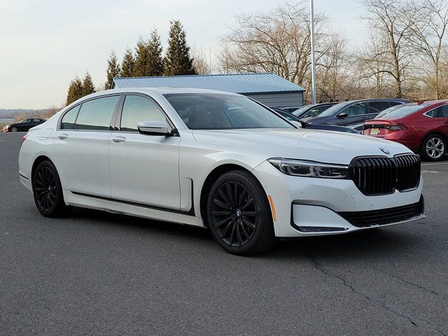 2022 BMW 7 Series 740i