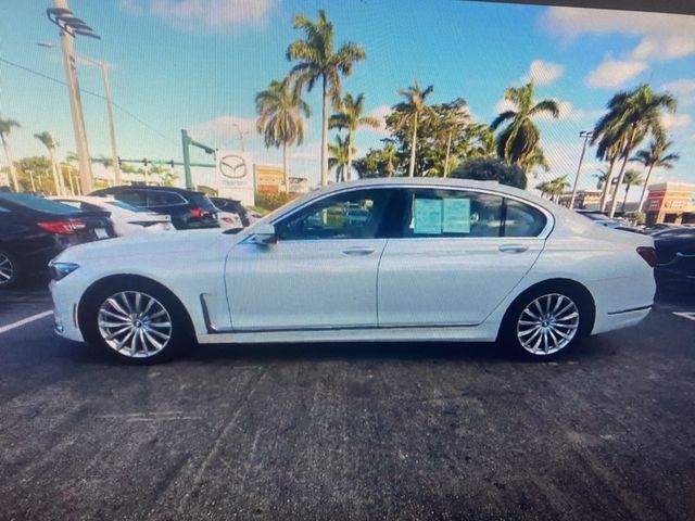 2022 BMW 7 Series 740i xDrive