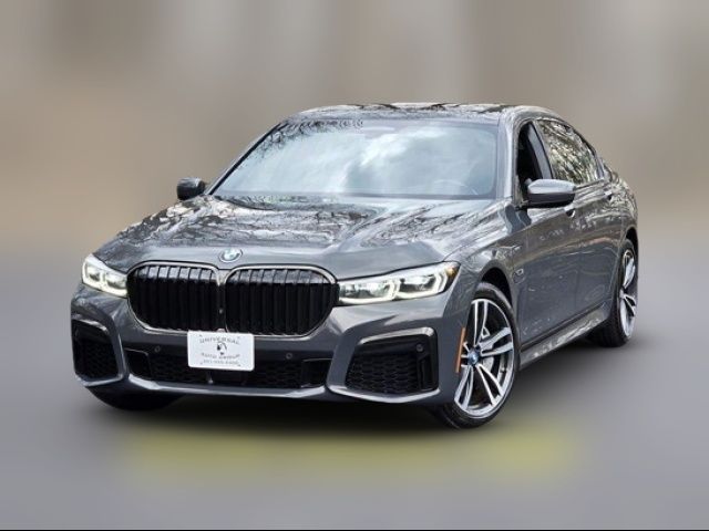 2022 BMW 7 Series 745e xDrive