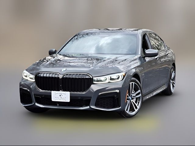 2022 BMW 7 Series 745e xDrive