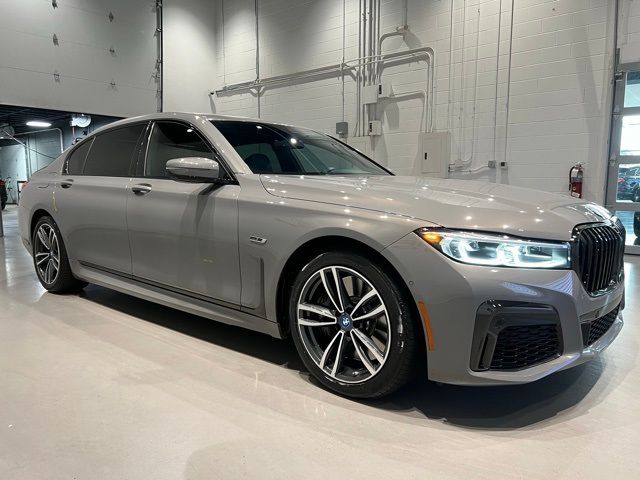 2022 BMW 7 Series 745e xDrive