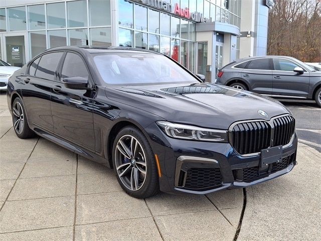 2022 BMW 7 Series M760i xDrive