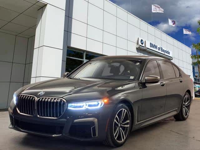 2022 BMW 7 Series M760i xDrive