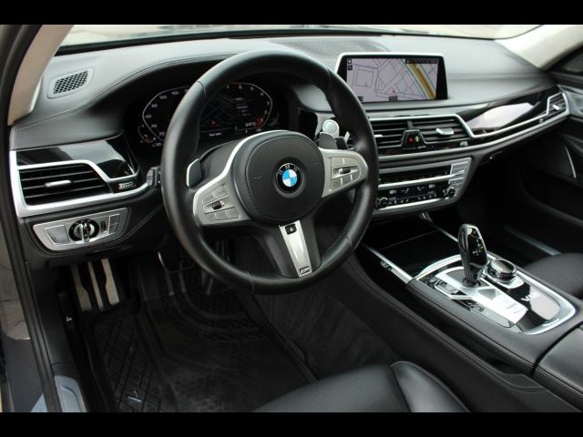 2022 BMW 7 Series M760i xDrive