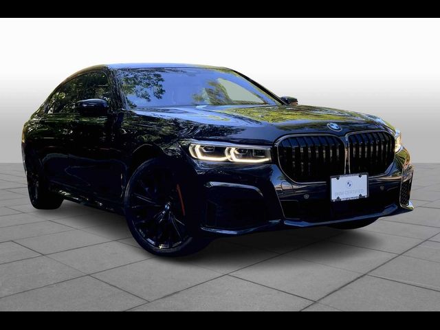 2022 BMW 7 Series M760i xDrive