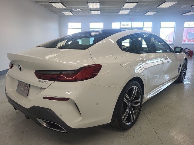 2022 BMW 8 Series 840i