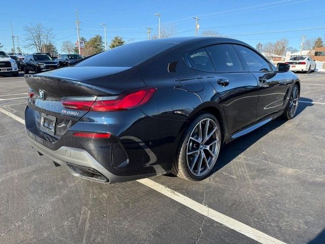 2022 BMW 8 Series M850i