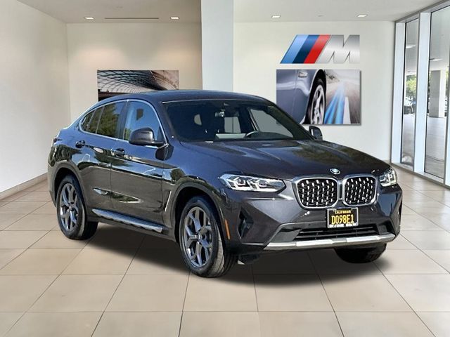 2022 BMW X4 xDrive30i