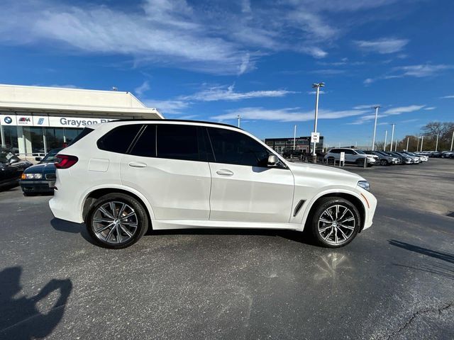 2022 BMW X5 M50i