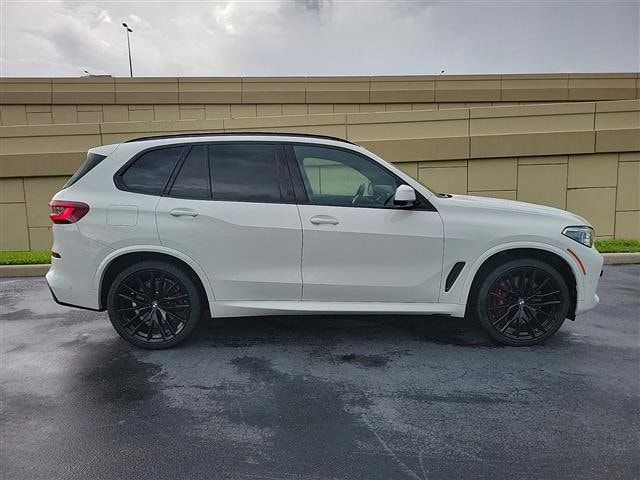 2022 BMW X5 M50i