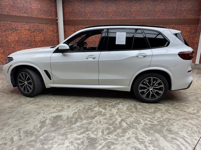 2022 BMW X5 M50i