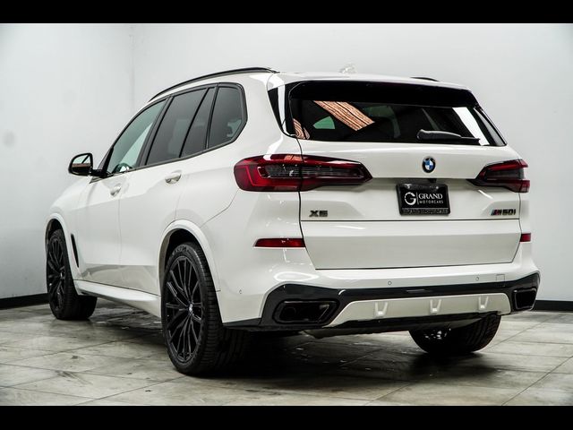 2022 BMW X5 M50i