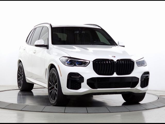 2022 BMW X5 M50i