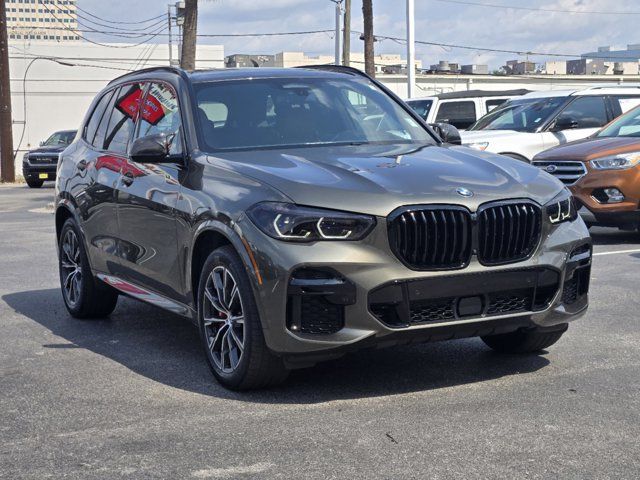 2022 BMW X5 M50i